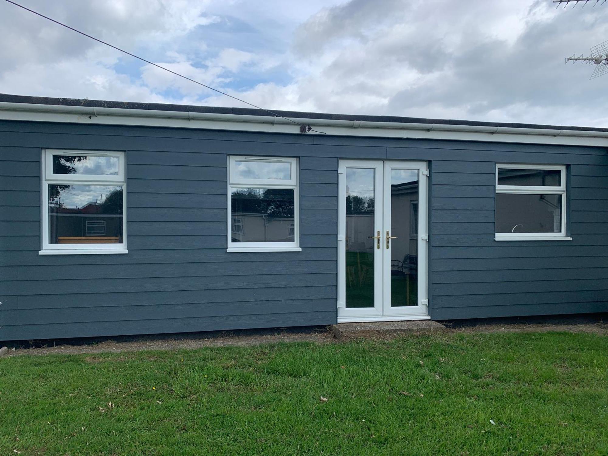 Salty Dogs Chalet Lowestoft Exterior photo